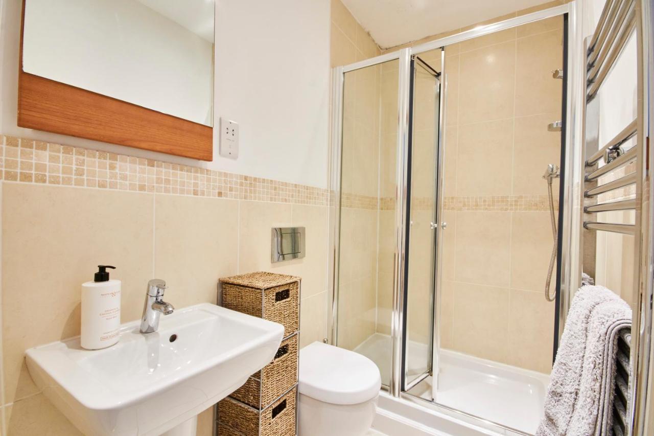 Boutique Bath Apartment Free Parking Экстерьер фото